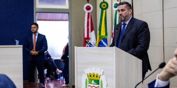 Leonardo Dias classifica Governo Federal como antissemita e aprova Moção de Repúdio contra declarações de Lula sobre Israel