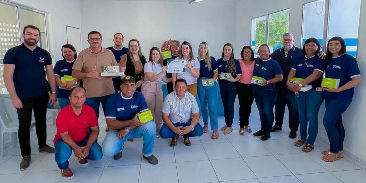 Minador do Negrão: prefeitura entrega novos tablets para agentes de saúde do município