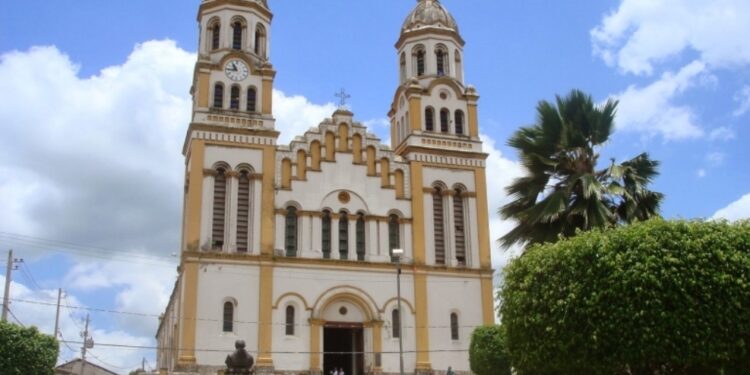 Templos religiosos superam número de hospitais e escolas em Alagoas, revela censo 2022