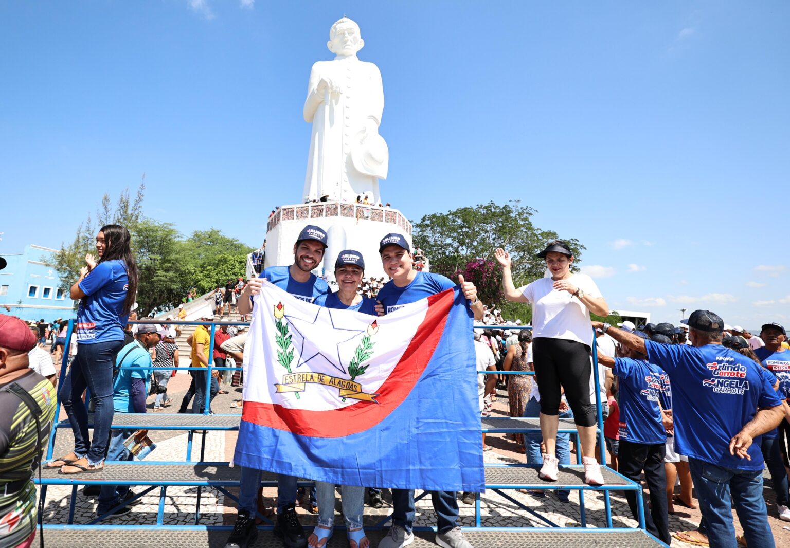 Romeiros de Estrela: Arlindo Garrote visita Juazeiro do Norte ao lado de famílias estrelenses