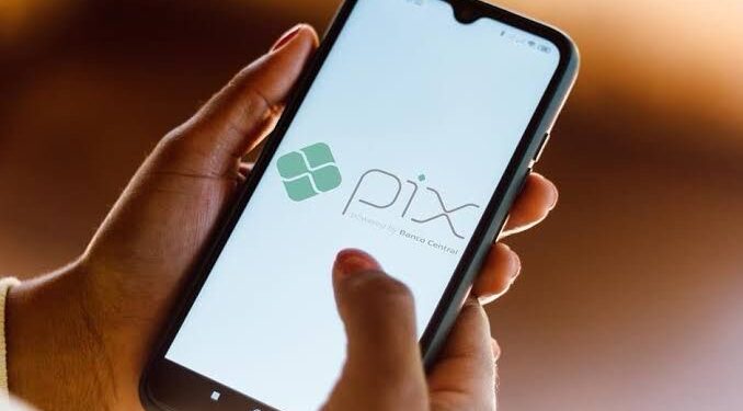 Crescimento do Pix: transferências via DOC e TEC chegam ao fim