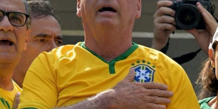 Para 47%, ex-presidente Jair Bolsonaro participou de plano de golpe