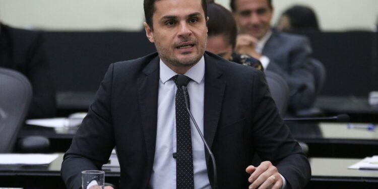 Deputado Alexandre Ayres destina mais de R$ 2 milhões em emendas parlamentares para tratamento de autistas em AL