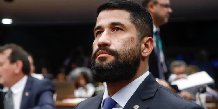 Deputado Delegado Fabio Costa convocará Ministro da Justiça para esclarecimento após fuga de detentos em presídio federal