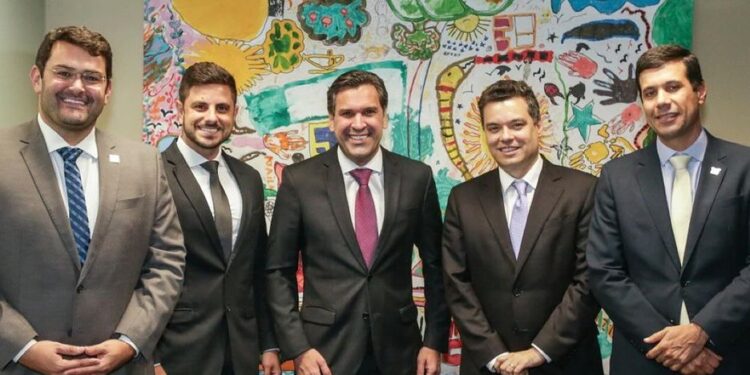 Mar Vermelho: prefeito se reúne com autoridades em Brasília em busca de recursos