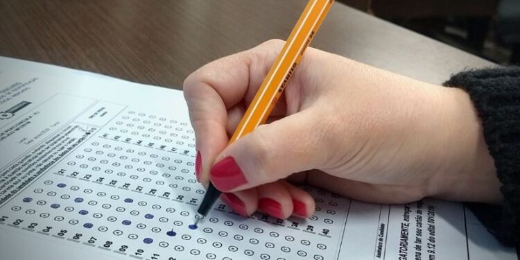 CREF AL: Concurso tem 140 vagas com salários de até R$ 5 mil; veja