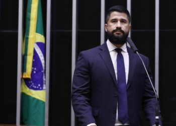 Deputado Fábio Costa detona governo do estado: “frouxo e covarde”