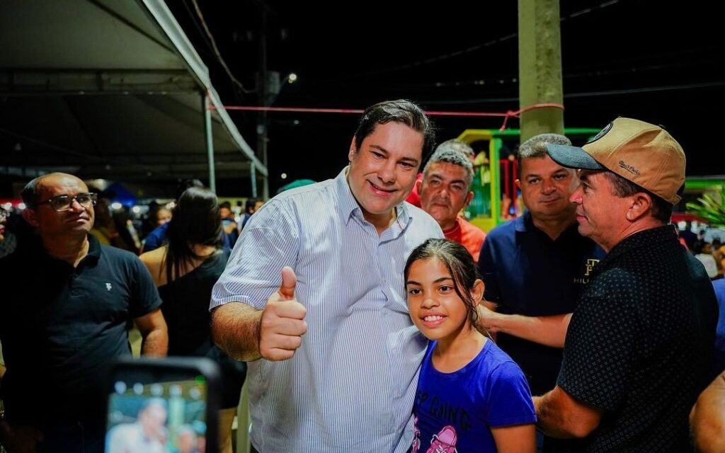 Girau do Ponciano: prefeito David Barros inaugura praça junto com população em povoado da cidade