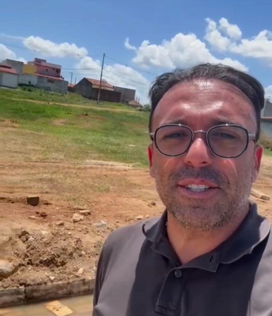 Major Izidoro: prefeito Theobaldo Cintra visita obra de pavimentação na cidade