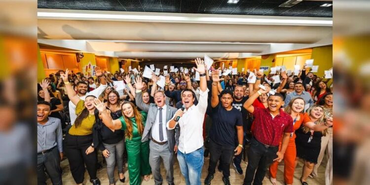 Caio Bebeto celebra mais de 700 formandos no Emprega Jovem MCZ