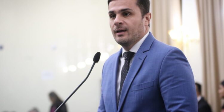 Abril Laranja: deputado Alexandre Ayres quer instituir campanha que debate a conscientização sobre amputação de membros em Alagoas
