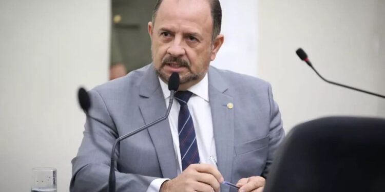 Deputado pede suspensão temporária de tramitação de PL destinando R$ 15 milhões a mais para o Tribunal de Contas
