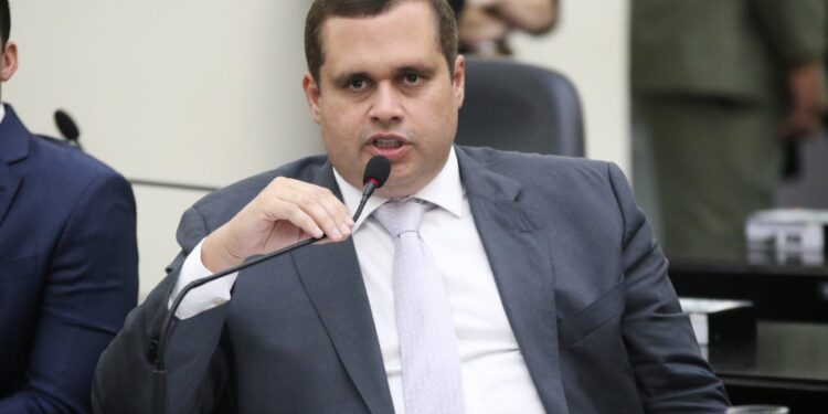 Só deu Pereira: deputados governistas esvaziam sessão em homenagem à Codevasf