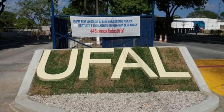 PROFESSORES DA UFAL APROVAM GREVE COMO INÍCIO NO DIA 29 DE ABRIL