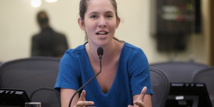 Deputada Cibele Moura apresenta projeto que cria Código de Proteção à Pessoa com Transtorno do Espectro Autista