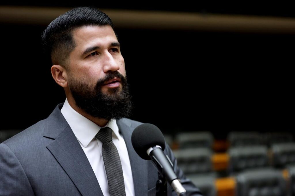 “É preciso coragem para reconhecer que o STF desrespeitou a constituição e praticou abusos. Temos que enfrentar sem medo”, declara Deputado Federal Delegado Fabio Costa após votar contra a prisão de Chiquinho Brazão