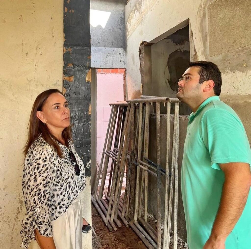 Mar Vermelho: prefeito André Almeida visita andamento de obra em escola do município
