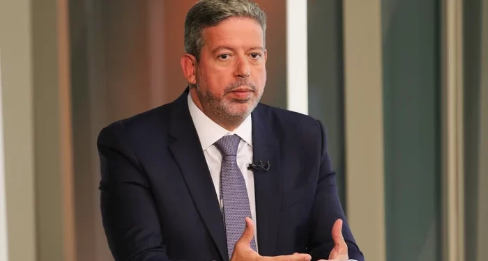 Arthur Lira promete PEC do Foro Privilegiado ainda neste ano