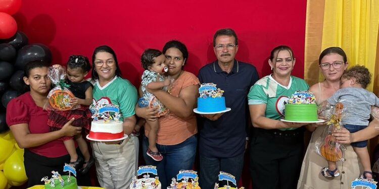 Prefeita de Ibateguara participa de aniversário de crianças participantes do Criança Feliz