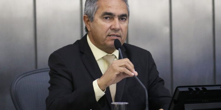 Deputado Francisco Tenório fala sobre necessidade da vacinação contra febre aftosa em Alagoas