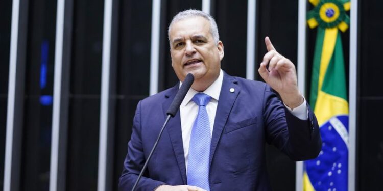 Alfredo Gaspar nega rumor de candidatura à prefeito de Maceió