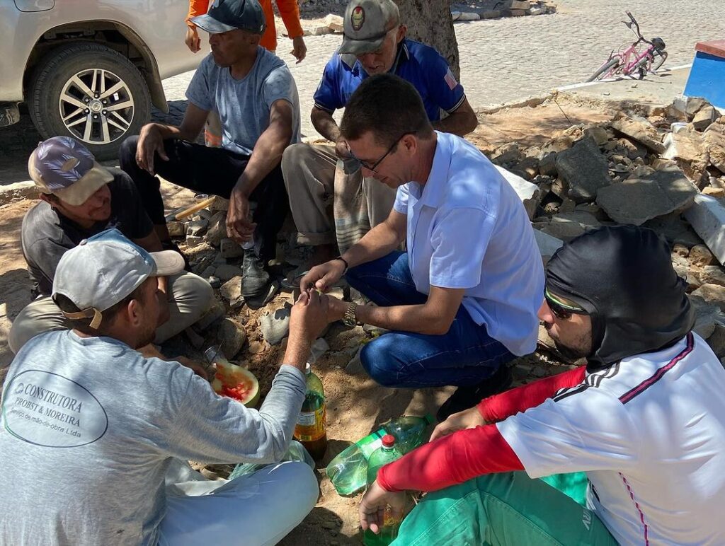 Prefeito de Pariconha percorre a cidade vistoriando obras