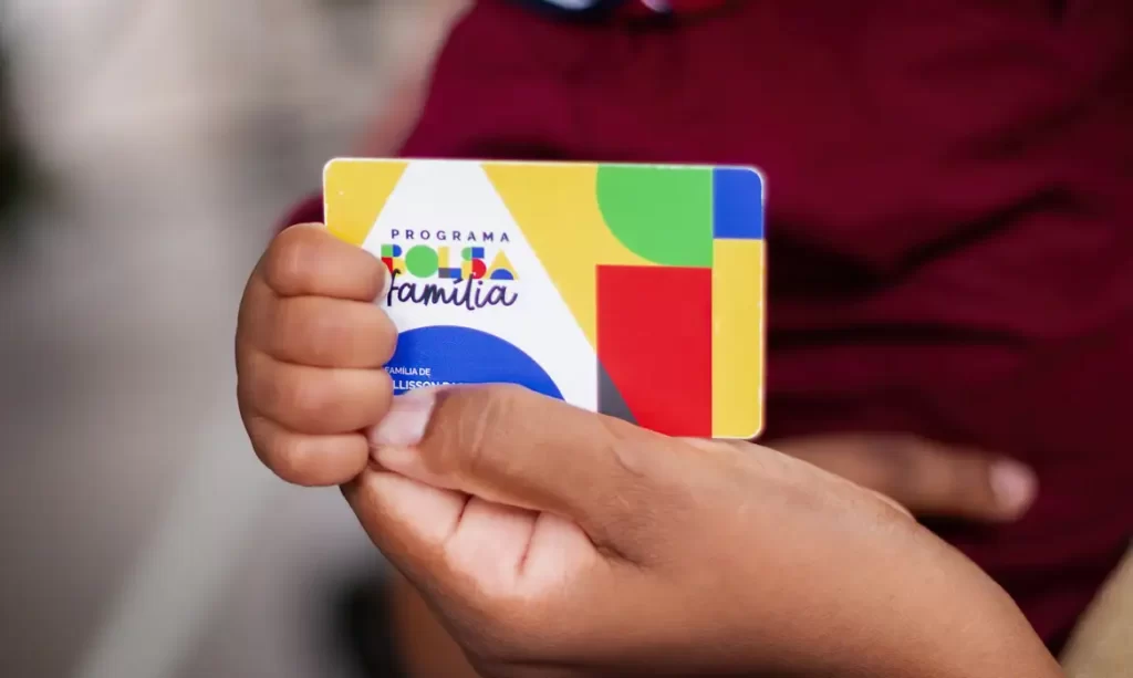 Câmara dos Deputados analisa projeto que visa mudar cálculo de renda para concessão do Bolsa Família