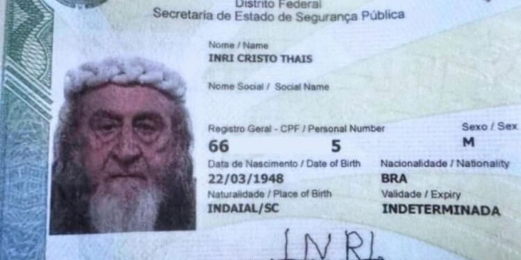 Homem que se diz Jesus reencarnado usa lei federal e muda nome
