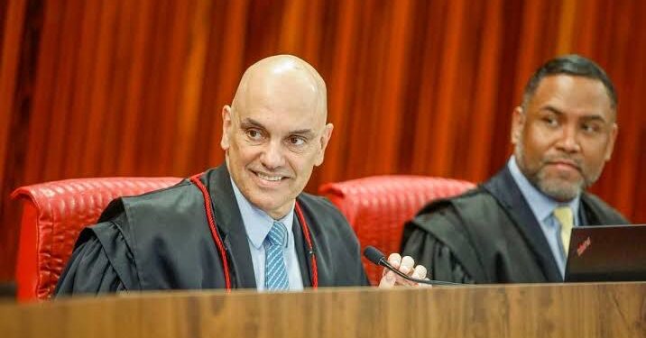 Moraes se despede da presidência do TSE após dois anos no cargo