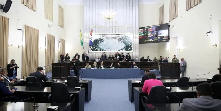 Reajuste de 5% para servidores estaduais é aprovado em 1º turno