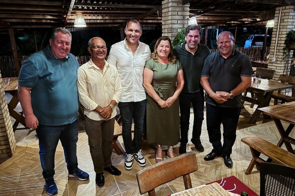 Isnaldo Bulhões se reúne com prefeitos do litoral Norte para discutir melhorias na região