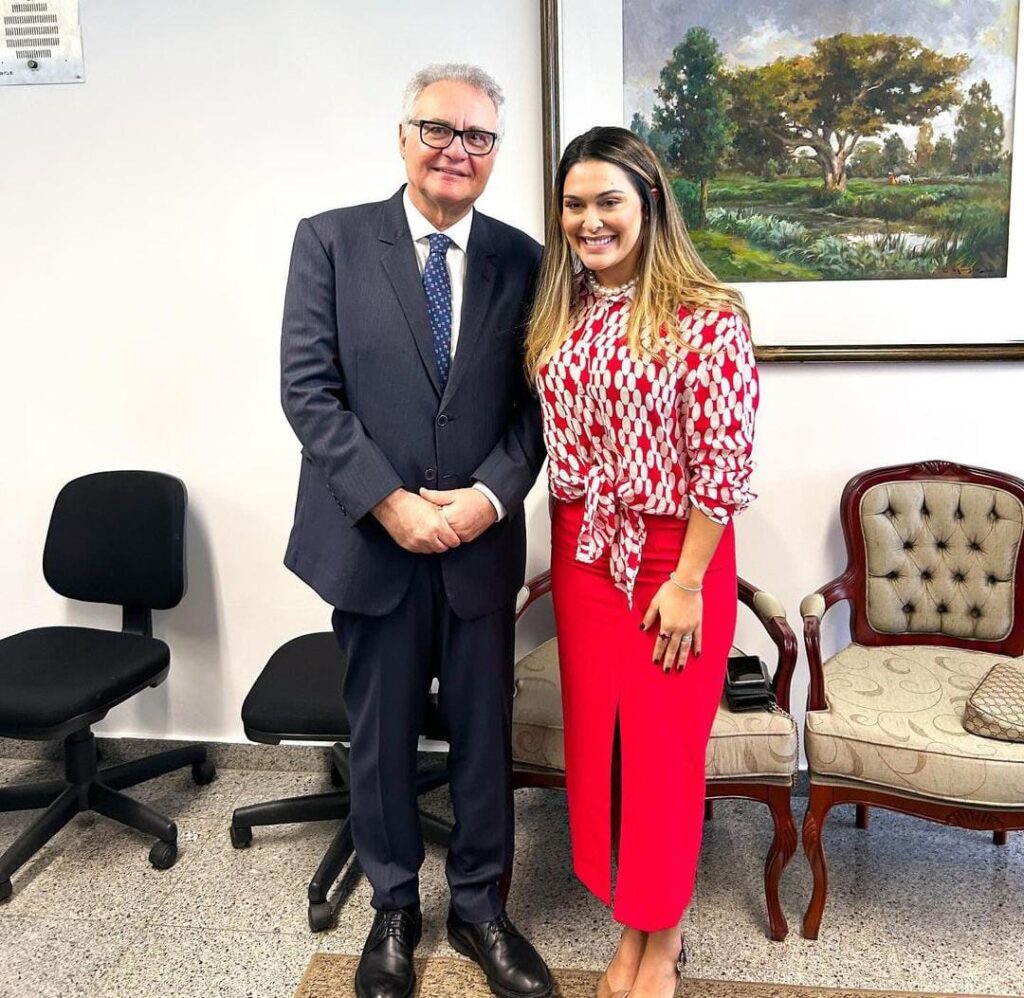 EM BRASILIA PREFEITA ANGELA VANESSA ANUNCIA OBRA DE PAVIMENTAÇÃO ASFÁLTICA DE ACESSO A USINA SERRA GRANDE