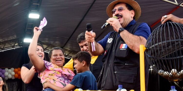 Prefeito Gilberto Gonçalves anuncia edição de 2024 do Festival de Prêmios da Mães em Rio Largo