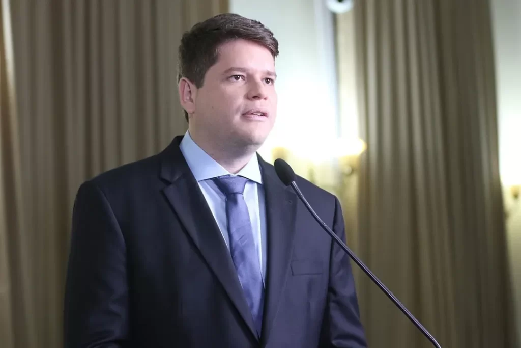 Davi Filho prepara carta de exoneração