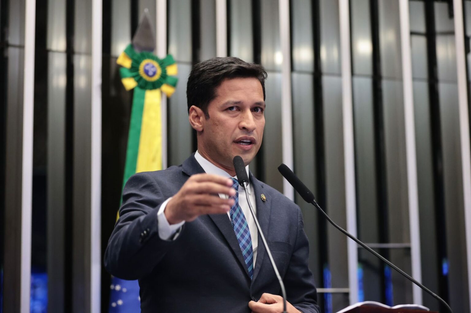 Rodrigo Cunha foi o único senador de Alagoas que votou contra a “taxa das blusinhas” no Senado