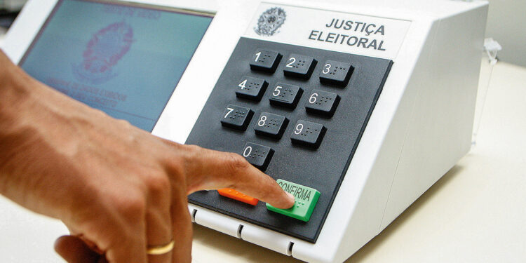 O silêncio preocupa e o novo fenômeno eleitoral de Alagoas também