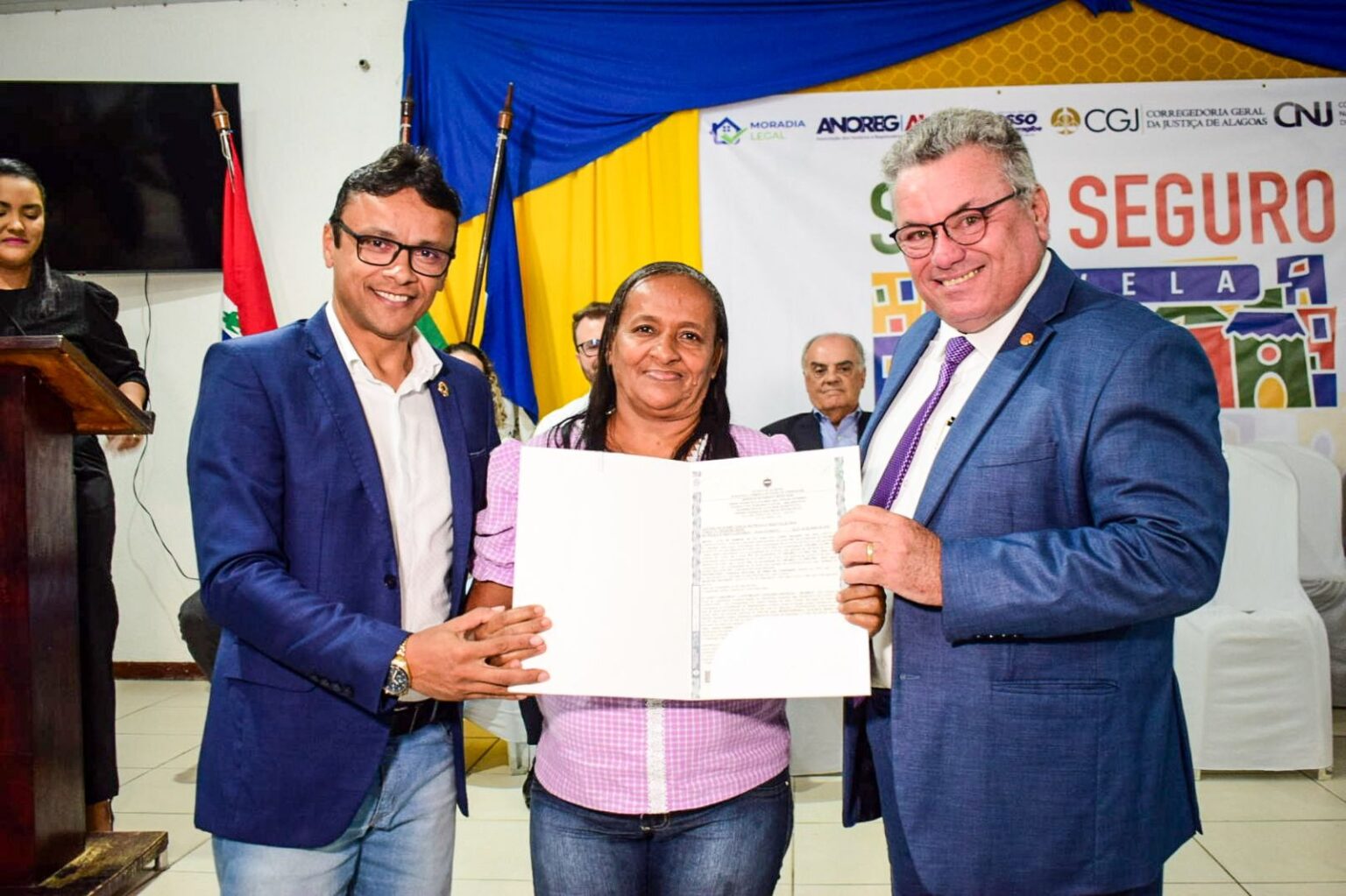 Prefeitura de Passo de Camaragibe entrega 51 títulos de propriedade através do programa Solo Seguro