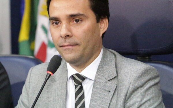 Seletivas: vereador acusa prefeito de liberar emendas só para aliados