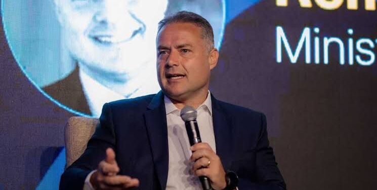 Renan Filho Cultiva Imagem de Majoritário e Evita Política Local em Alagoas