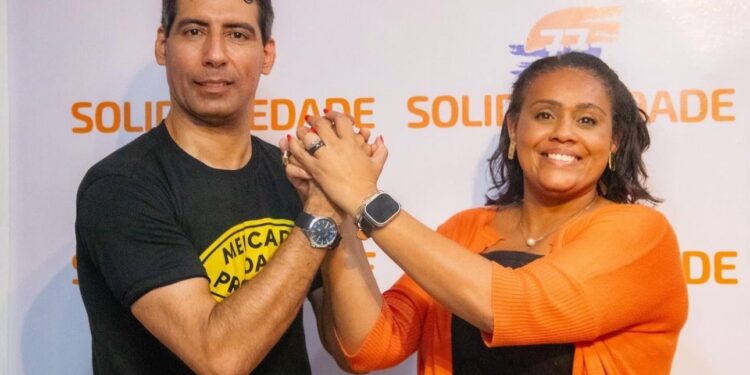 Lobão tem candidatura oficializada a prefeito de Maceió e defende gestão com foco na periferia