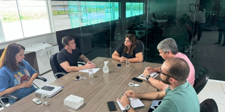 Deputado Leonam e prefeita Ziane Costa se reúnem para traçar planos em defesa dos animais