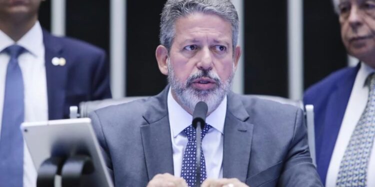 Gabinete do ódio: Abin paralela espionou Arthur Lira, diz PF