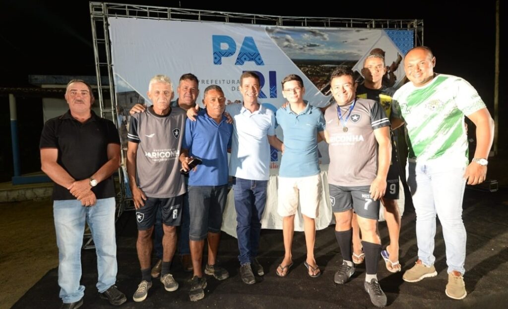 Pariconha: prefeito marca presença em final de campeonato de futebol da cidade