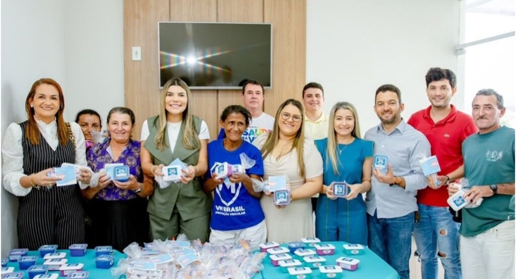 Senador Rui Palmeira: prefeita inaugura reforma de UBS e realiza entrega de próteses dentárias