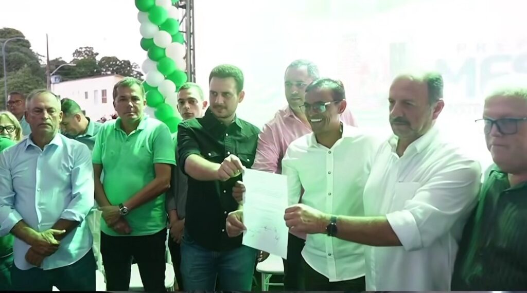 Messias: prefeito inaugura maior complexo poliesportivo da região