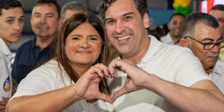 Isnaldo Bulhões prestigia convenção de Ziane Costa em Delmiro Gouveia