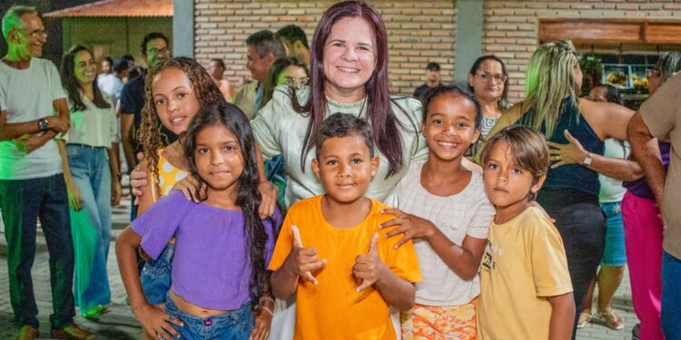 Prefeita Lívia Carla Inaugura a Nova Praça de Santa Luzia e Anuncia Vários Investimentos