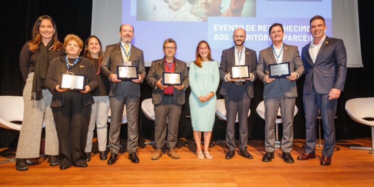 Marcelo Beltrão recebe homenagem durante evento em celebração aos 30 anos do Instituto Ayrton Senna
