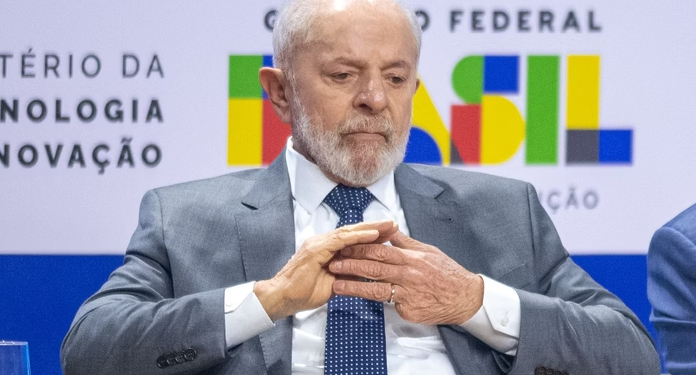 Governo congela R$ 5,7 bi de Saúde e Educação e corta R$ 4,5 bi do PAC