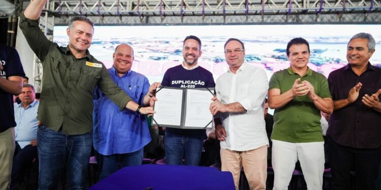 Governador e secretário de Saúde do estado assinam ordem de serviço para construção do Hospital Metropolitano do Agreste, em Arapiraca